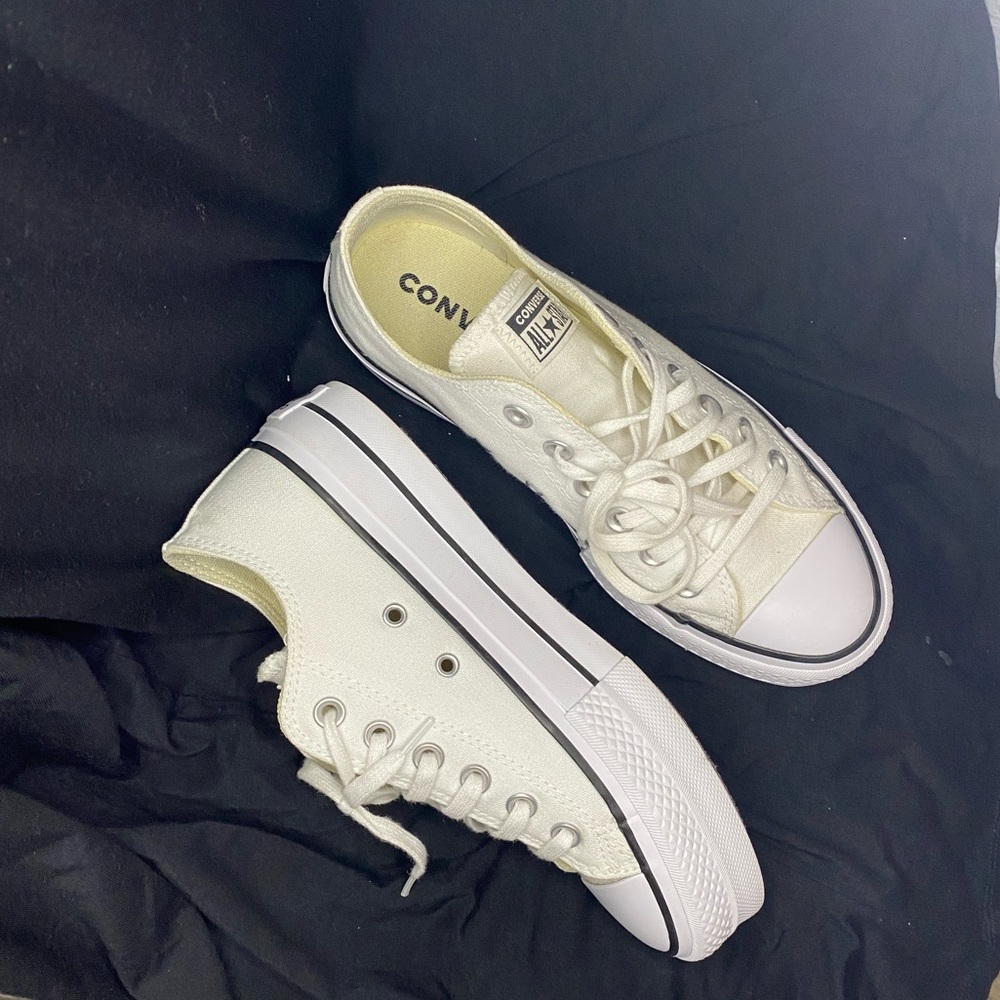 *SOLD* Converse Platform Sneakers Size 7 *SOLD*